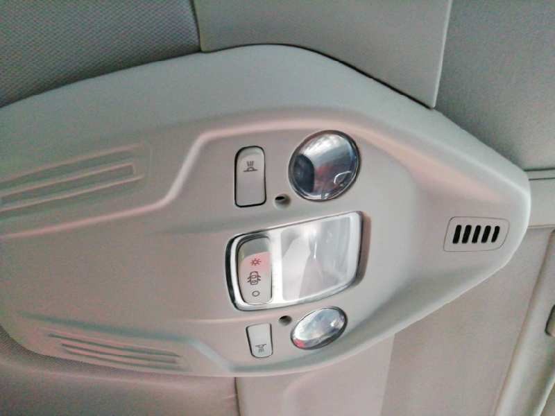 Recambio de luz interior para citroën c4 picasso feel referencia OEM IAM 9678124177  