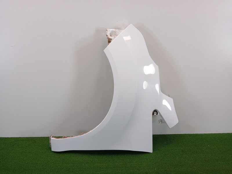 Recambio de aleta delantera izquierda para ford b-max trend referencia OEM IAM 1754103  