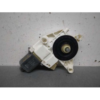 MOTOR ELEVALUNAS TRASERO DERECHO 0130822442 5 PINES A2048200542