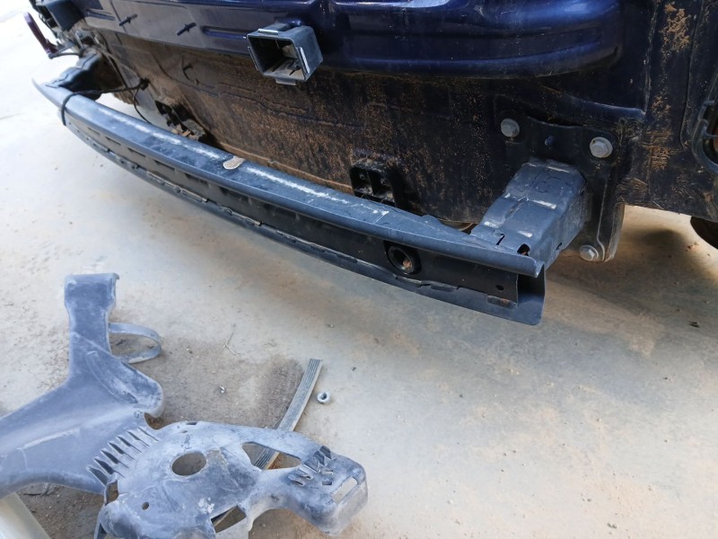 Recambio de refuerzo paragolpes trasero para audi q2 (gab, gag) 30 tdi referencia OEM IAM 81A807309A  