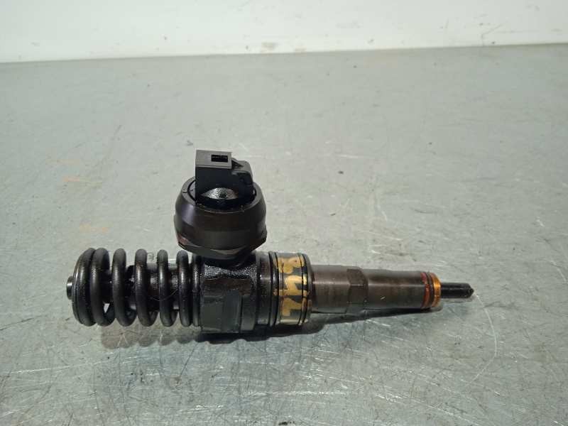 Recambio de inyector para skoda suberb (3t4) 2.0 tdi dpf referencia OEM IAM 0381300738Q  