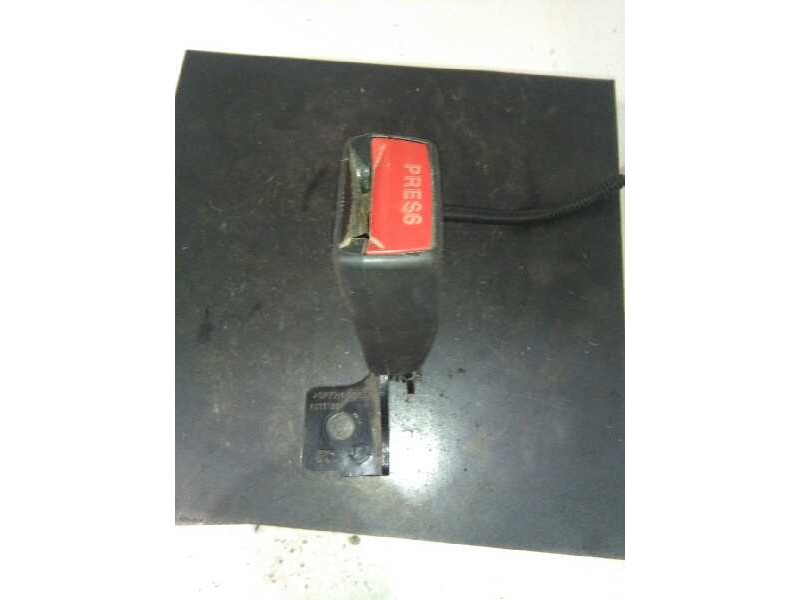 Recambio de enganche cinturon para hyundai i30 (gd) trend referencia OEM IAM 20111201  TRASERO IZQUIERDO