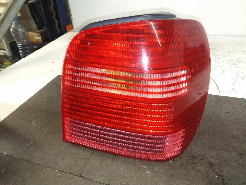 Recambio de piloto trasero derecho para volkswagen polo berlina (6n2) conceptline referencia OEM IAM S / R  