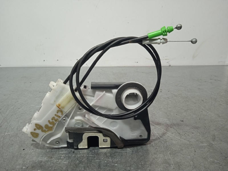 Recambio de cerradura puerta delantera derecha para toyota yaris hybrid active referencia OEM IAM 690300D550 6 PIN 5PTAS