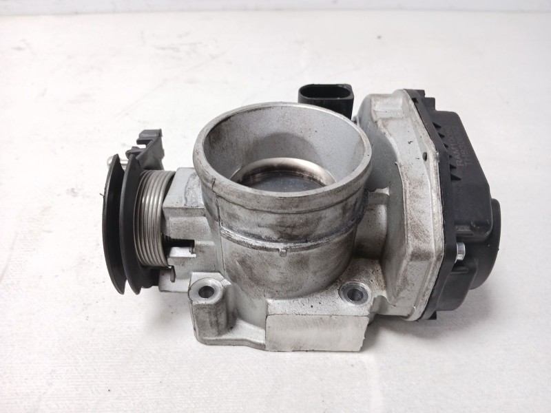 Recambio de caja mariposa para audi a4 b5 (8d2) 1.8 t referencia OEM IAM 058133063q  7 pins
