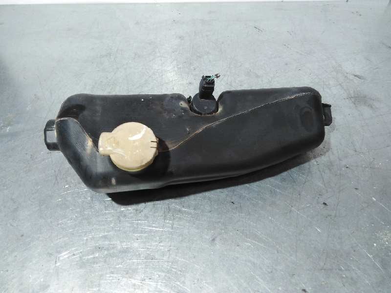 Recambio de deposito limpia para dacia sandero ambiance music referencia OEM IAM 289109345R  