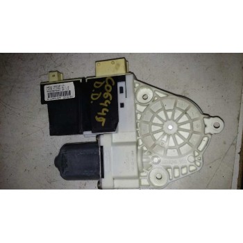 MOTOR ELEVALUNAS DELANTERO DERECHO 