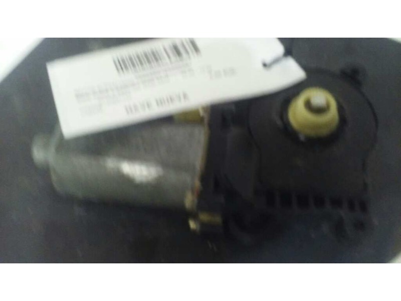 Recambio de motor elevalunas trasero izquierdo para bmw serie 3 berlina (e46) 320d referencia OEM IAM 0130821727 2 PINS 