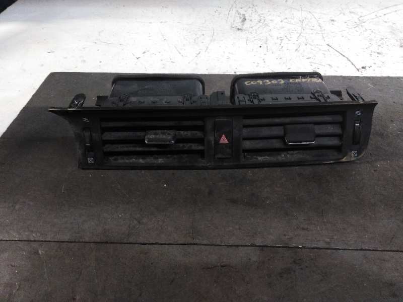 Recambio de aireador para lexus ct 200h referencia OEM IAM 5567076010 CENTRAL 5567076010