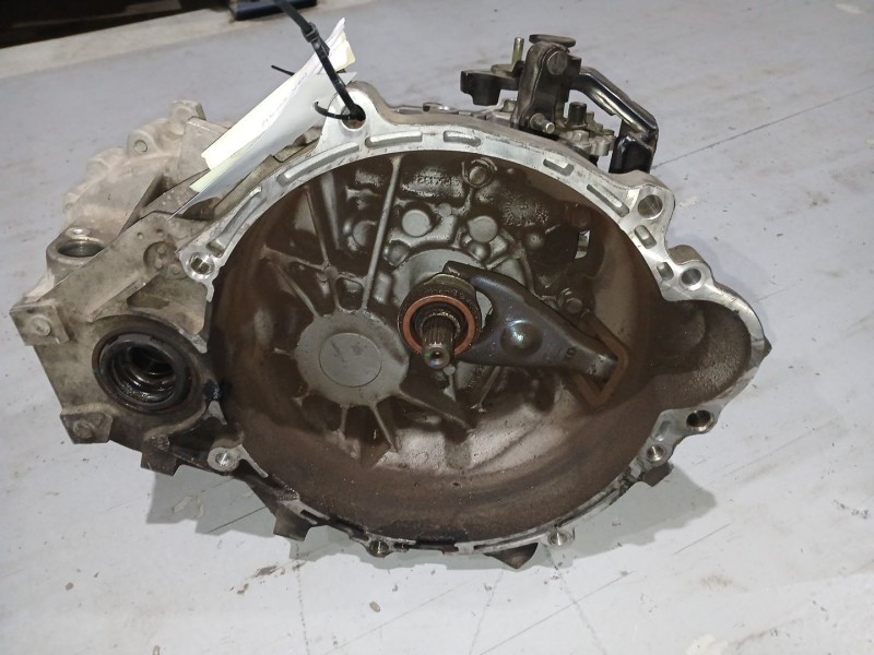 Recambio de despiece caja cambios para kia carens iv 1.7 crdi referencia OEM IAM WEW6H  