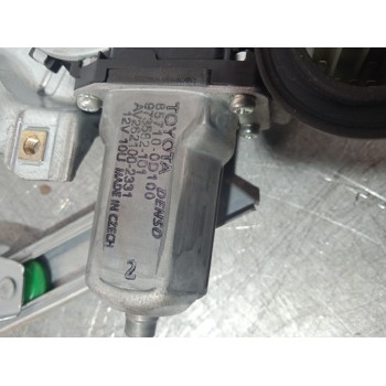 Recambio de elevalunas delantero derecho para toyota yaris hybrid active referencia OEM IAM 857100D100 ELECTRICO 6 PIN 5P