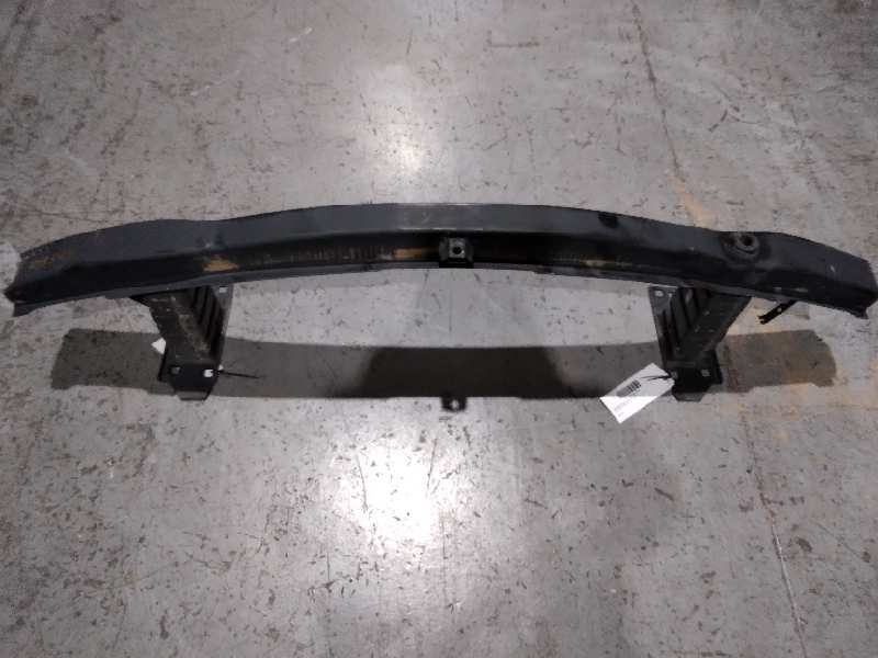 Recambio de refuerzo paragolpes delantero para bmw serie 3 berlina (e90) 320d referencia OEM IAM 51117146645  