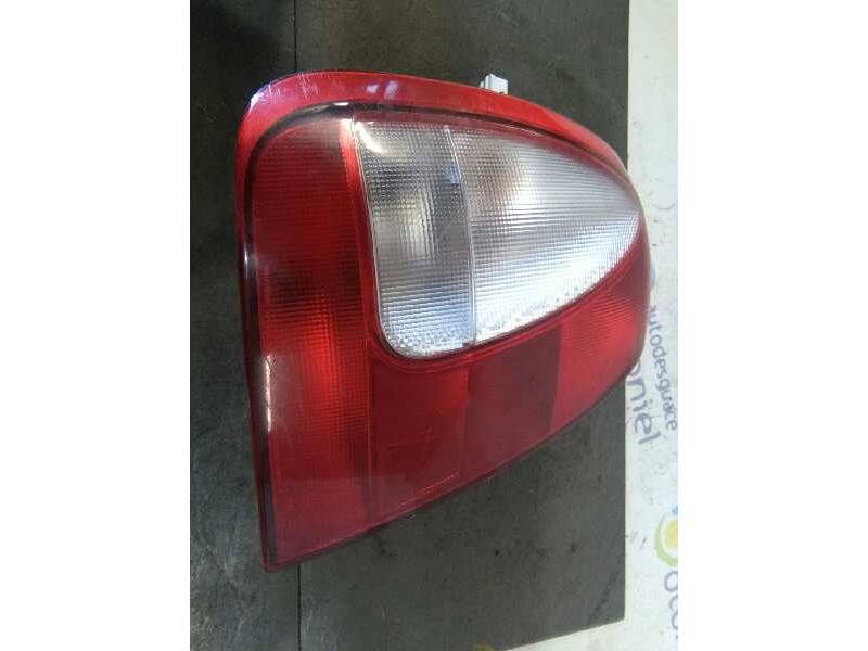 Recambio de piloto trasero izquierdo para daewoo nubira berlina referencia OEM IAM   