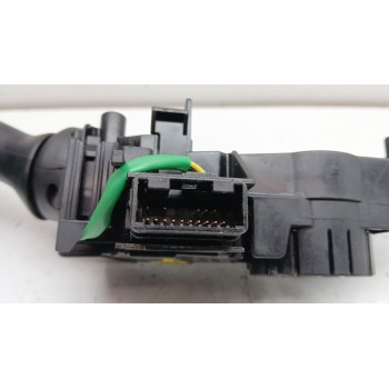 Recambio de mando limpia para toyota yaris hybrid active referencia OEM IAM 173832  