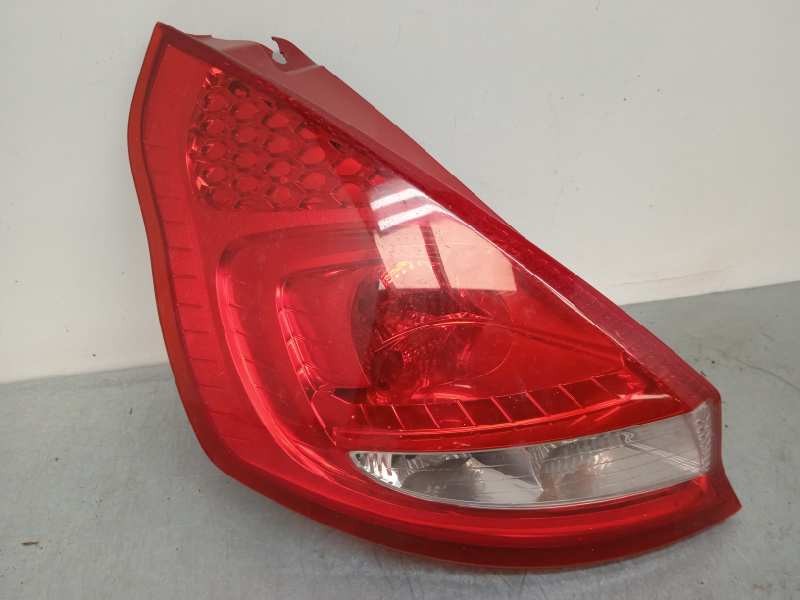 Recambio de piloto trasero izquierdo para ford fiesta (cb1) trend referencia OEM IAM 8A6113405AE 8A6113405A SOPORTE ROTO