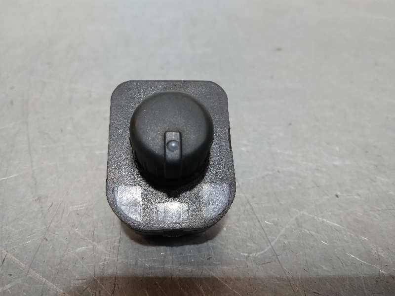 Recambio de mando retrovisor para audi a4 berlina (8e) 2.0 tdi 16v (103kw) referencia OEM IAM 8E0959565  