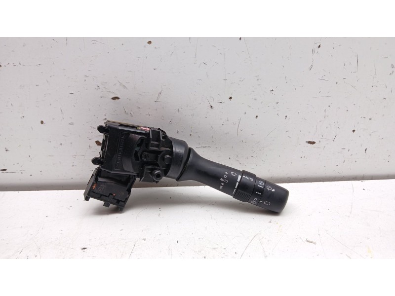 Recambio de mando luces para toyota yaris hybrid active referencia OEM IAM 0d19017f936  