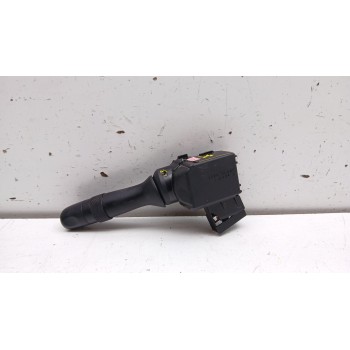 Recambio de mando luces para toyota yaris hybrid active referencia OEM IAM 0d19017f936  