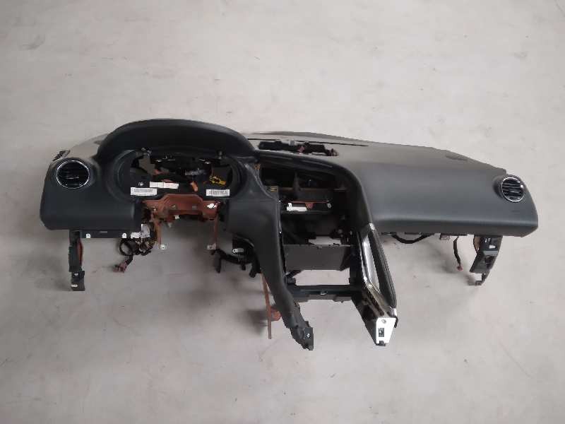 Recambio de salpicadero para peugeot 3008 confort referencia OEM IAM 9685481677  