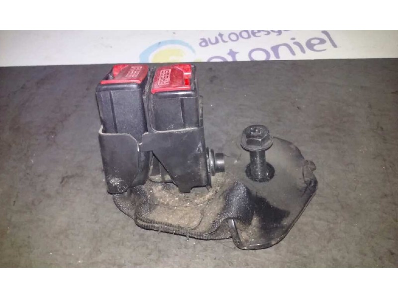 Recambio de enganche cinturon para renault clio ii fase i (b/cbo) 1.9 d referencia OEM IAM   
