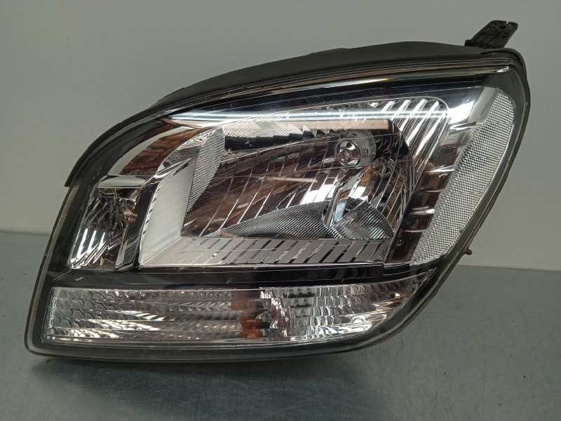 Recambio de faro izquierdo para chevrolet orlando 1.8 cat referencia OEM IAM 95025585  