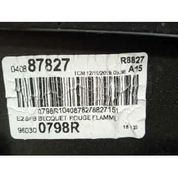 Recambio de aleron trasero para renault megane iv berlina 5p 1.3 tce referencia OEM IAM 960300798R ROJO 