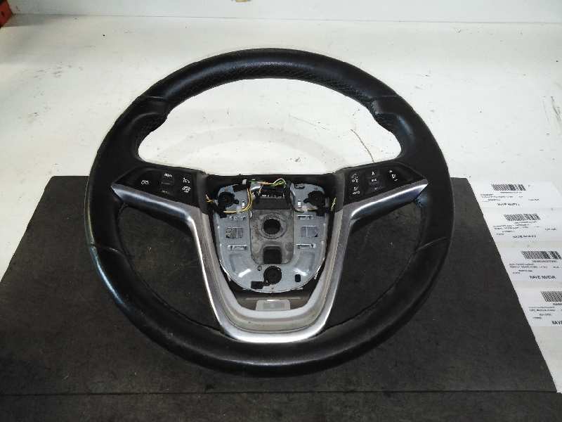 Recambio de volante para opel astra j lim. excellence referencia OEM IAM  3 RADIOS CON MANDOS