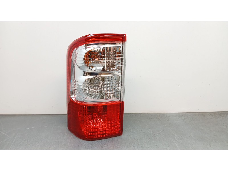 Recambio de piloto trasero izquierdo para nissan patrol gr (y61) 2.8 turbodiesel cat referencia OEM IAM 26555vc30a 16522451 