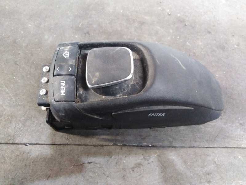 Recambio de mando multifuncion para lexus ct 200h referencia OEM IAM 2372400472  2372400472 8478076070C0