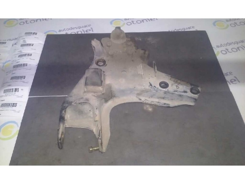 Recambio de brazo suspension inferior delantero derecho para nissan terrano/terrano.ii (r20) 2.7 turbodiesel referencia OEM IAM 