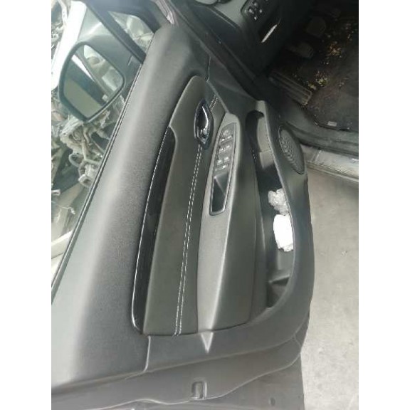 Recambio de guarnecido puerta delantera izquierda para renault scenic iii 1.2 tce referencia OEM IAM   