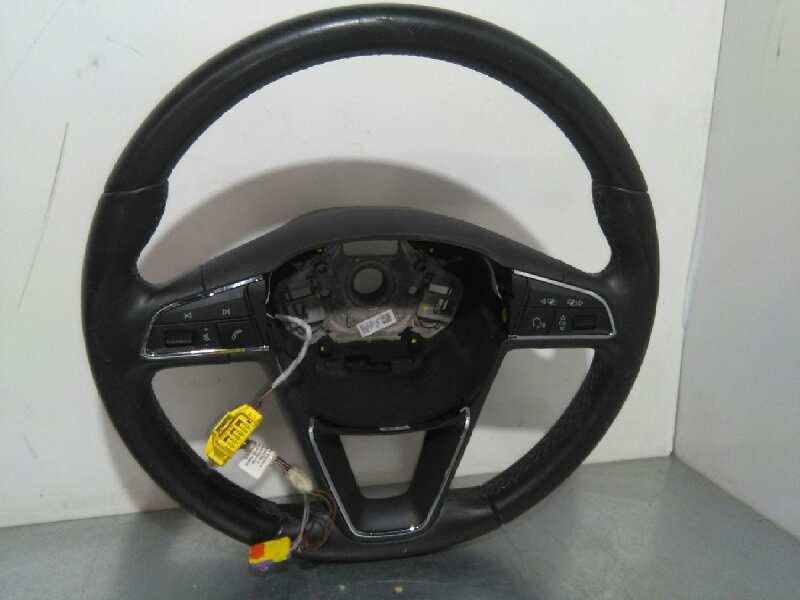 Recambio de volante para seat leon st (5f8) reference advanced referencia OEM IAM 5F0419091L  3 RADIOS