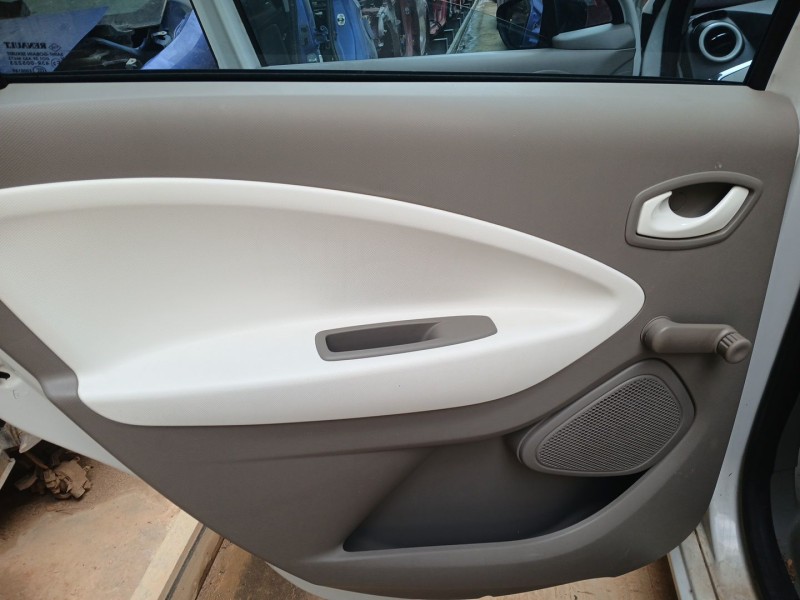 Recambio de guarnecido puerta trasera izquierda para renault zoe (bfm_) zoe referencia OEM IAM   