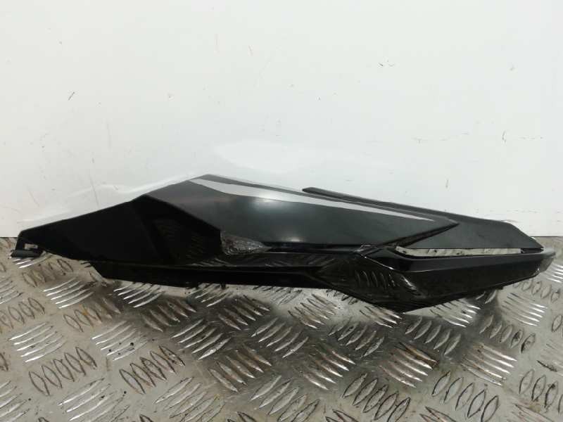 Recambio de plasticos para honda cbr 650r cbr 650r referencia OEM IAM 77231MKYD500 COLIN TRASERO DERECHO