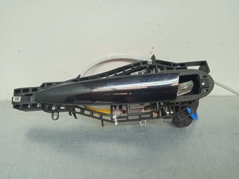 Recambio de maneta exterior delantera izquierda para bmw serie m2 coupe (f87) basis referencia OEM IAM  NEGRO CON SOPORTE ESTRIB