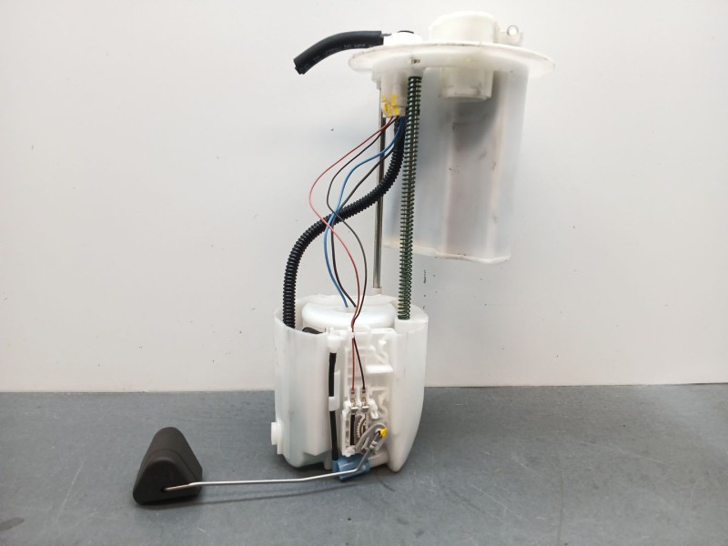 Recambio de aforador para toyota yaris hybrid active referencia OEM IAM 777040d090  4 pins