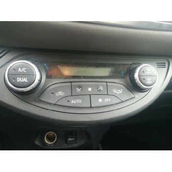 Recambio de mando climatizador para toyota yaris hybrid active referencia OEM IAM 559000d800  