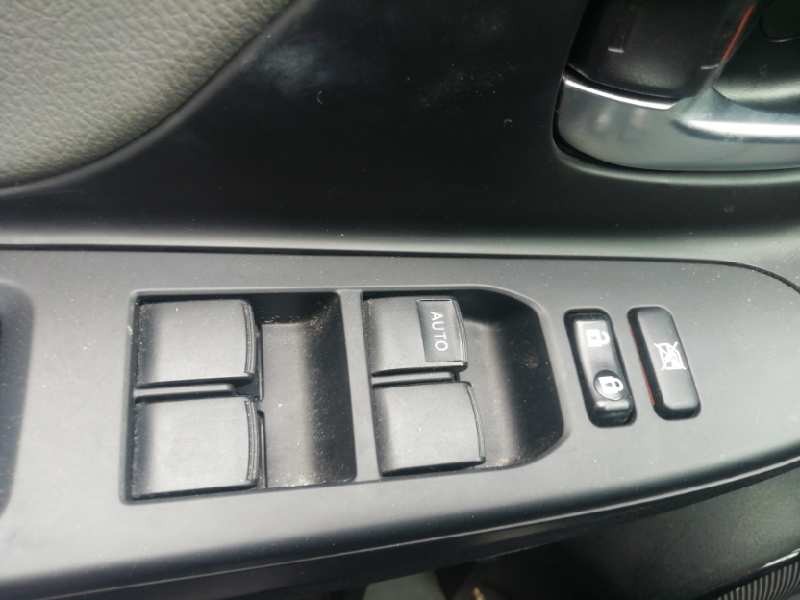 Recambio de mando elevalunas delantero izquierdo para toyota yaris hybrid active referencia OEM IAM 192835  