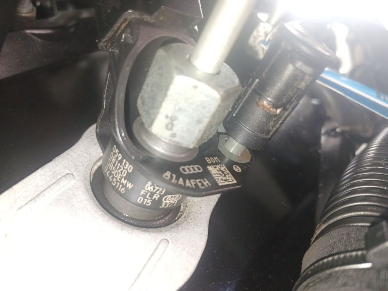 Recambio de inyector para audi a5 (8t3) 2.7 tdi referencia OEM IAM 0445116015  