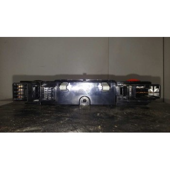 Recambio de warning para hyundai i20 comfort referencia OEM IAM 937701J100  