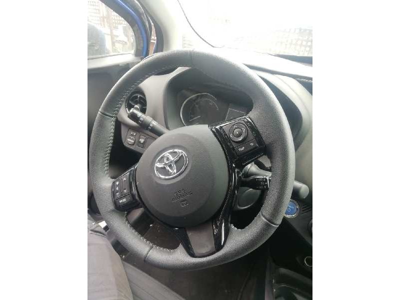 Recambio de volante para toyota yaris hybrid active referencia OEM IAM  SIN AIRBAG 