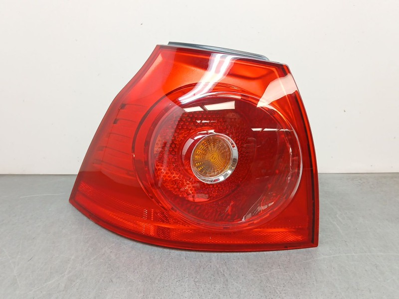 Recambio de piloto trasero izquierdo para volkswagen golf v berlina (1k1) referencia OEM IAM 1K6945095AA  16910831