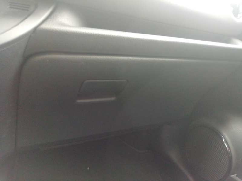 Recambio de guantera para toyota yaris hybrid active referencia OEM IAM   