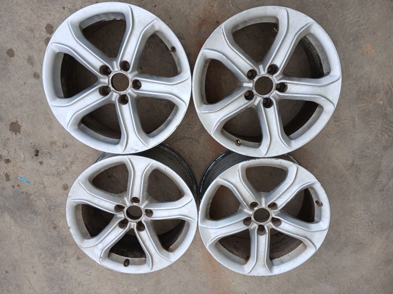 Recambio de juego llantas para audi a4 ber. (b8) básico referencia OEM IAM  X4 17