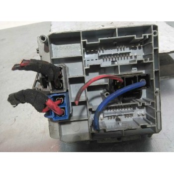 Recambio de caja reles / fusibles para alfa romeo 147 (190) 1.9 jtd 120 distinctive referencia OEM IAM 51742420  