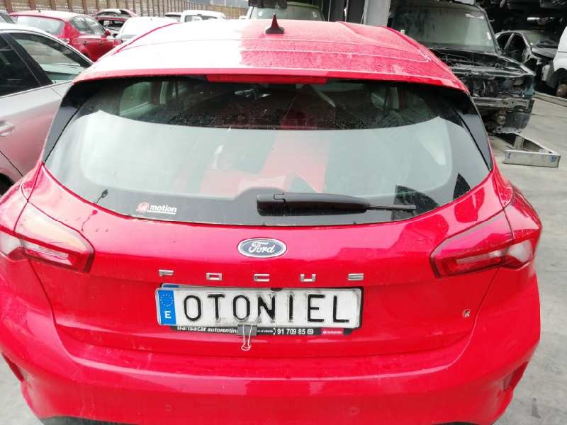 Recambio de porton trasero para ford focus titanium referencia OEM IAM  ROJO 