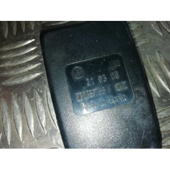 Recambio de enganche cinturon para seat leon (1p1) 1.9 tdi referencia OEM IAM 5P0857756F DELANTERO DERECHO 