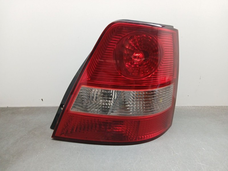 Recambio de piloto trasero derecho para kia sorento 2.5 crdi cat referencia OEM IAM   