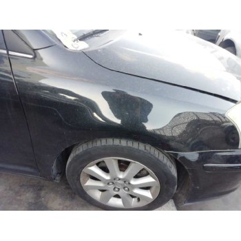 ALETA DELANTERA DERECHA UN TOQUE NEGRO