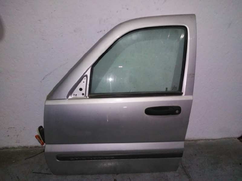 Recambio de puerta delantera izquierda para chrysler jeep cherokee (kj) 2.8 crd extreme referencia OEM IAM 55176890AH GRIS 55176